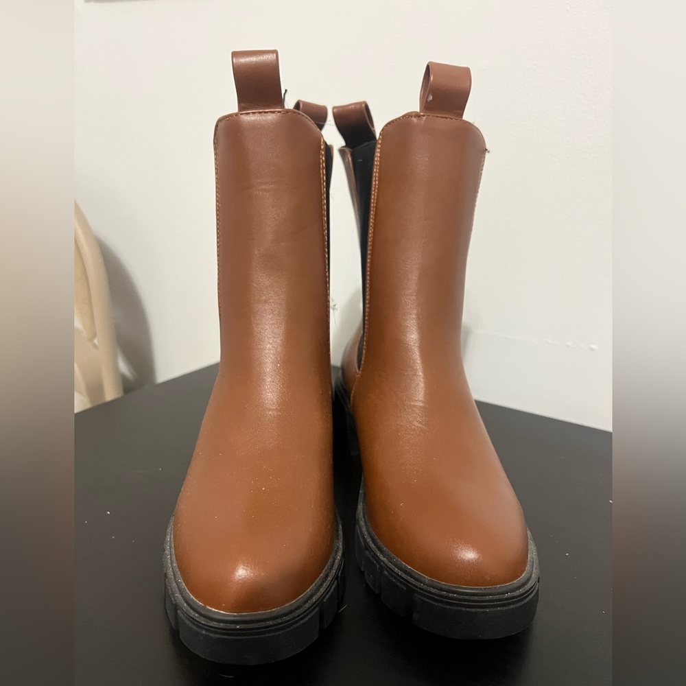 Boots - Picture 4 of 4